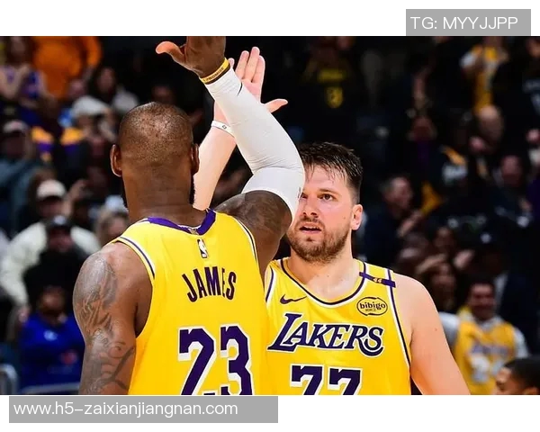 老鹰队与黄蜂激战正酣谁能在这场对决中笑到最后